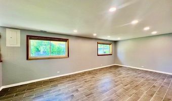 2112 N Kennicott Dr, Arlington Heights, IL 60004