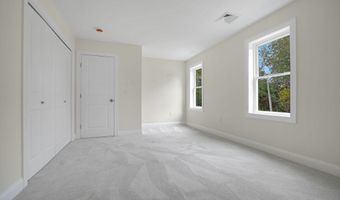 661 Main St, Acushnet, MA 02743