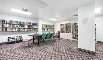 20301 W Country Club Dr 825, Aventura, FL 33180