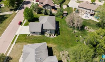 608 N Riverwood Cir, Brandon, SD 57005