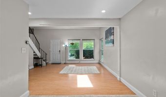 404 Applestone Dr, Ballwin, MO 63021