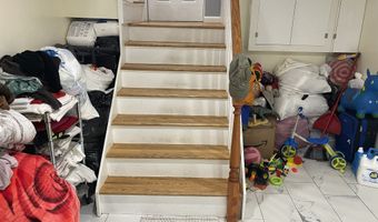 125 Garden Dr, Bridgeport, CT 06606