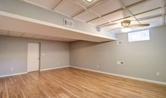 42 Cherry Tree Farm Rd, Middletown, NJ 07748