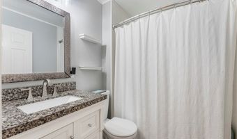 300 Chatham Dr, Aurora, OH 44202