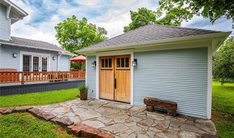 901 McCollum Dr, Bentonville, AR 72712