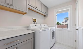 10 11TH St, Beach Haven, NJ 08008