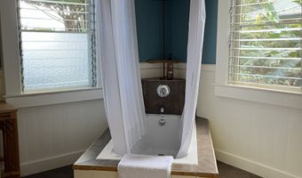 301 PONAHAWAI St, Hilo, HI 96720