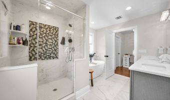 8 A Mason Ave, Bayonne, NJ 07035