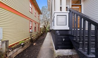 674 11TH St, Astoria, OR 97103