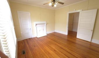 102 Wardlaw St, Abbeville, SC 29620