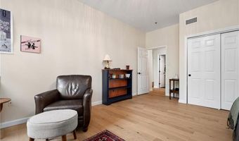 2 School St 108, Lincoln, RI 02802