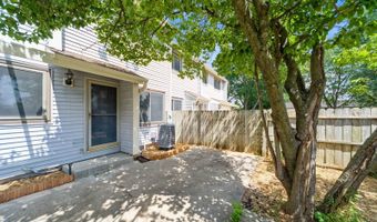 935 Breezewood Cir, Altoona, IA 50009