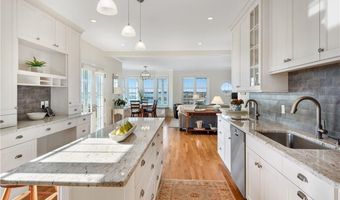 591 Ocean Ave, Newport, RI 02840