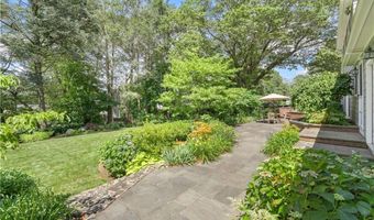 237 Highland Ave, Warwick, RI 02886