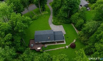 3 Bayberry Dr, Brookfield, CT 06804