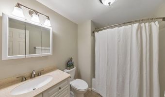 62 Applewood Ln, Acworth, GA 30101