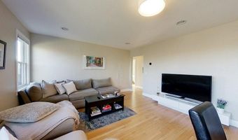 2 E Blvd 2, Middletown, RI 02842