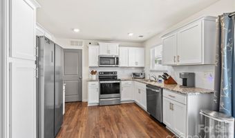 2 Chambers Garden Dr, Arden, NC 28704