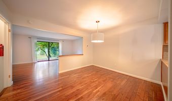 672 Greenhills Dr, Ann Arbor, MI 48105