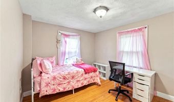 216 Hyde St, Cranston, RI 02920