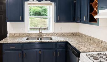 4394 Overlook Dr, Acworth, GA 30101