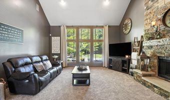 102 Greenhurst Ct, Auburn, IN 46706