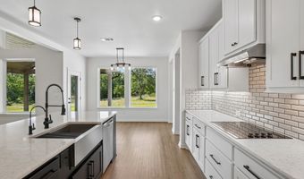 165 Rolling Bend Rd, Alvord, TX 76225