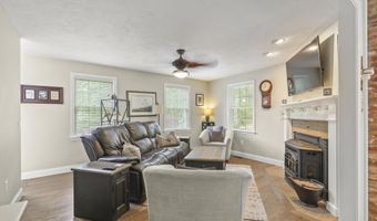5 Lancaster Ln, Bourne, MA 02532