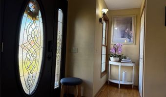 251 Kingston Dr, Aurora, OH 44202