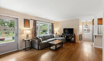 7408 CONVAIR Dr, Alexandria, VA 22306