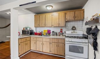 75 Oak St, Amityville, NY 11701