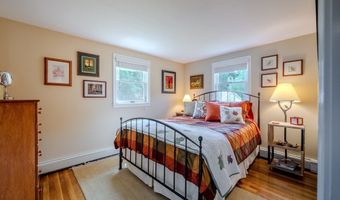 13 Lantern Ln, Billerica, MA 01821