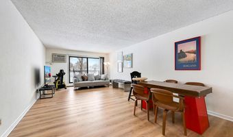 4 Pine Tree Dr 110, Arden Hills, MN 55112