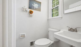 4908 ERIE St, Annandale, VA 22003