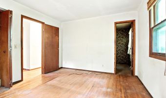 24952 W Island Dr, Antioch, IL 60002