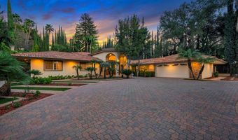 4446 Hayvenhurst Ave, Encino, CA 91436