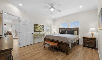 702 S BAY St, Aransas Pass, TX 78336