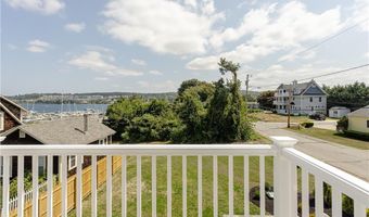10 Mount Hope Ave, Portsmouth, RI 02871