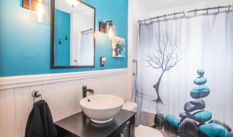 71 Riley Ave, Manchester, NH 03103