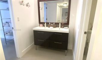 3301 N Country Club Dr 112, Aventura, FL 33180