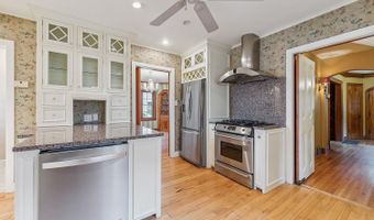 914 Ash St, Baraboo, WI 53913
