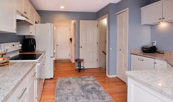 4471 Hillside Ct, Ann Arbor, MI 48105