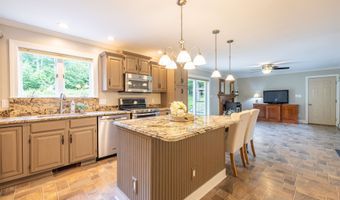 146 Old Sandown Rd, Chester, NH 03036