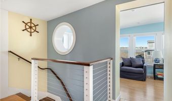 6 Macalder St, Narragansett, RI 02882