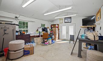 121 Peacock Rd, Barnesville, GA 30204