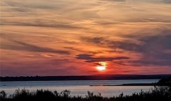272 N Farm Dr, Bristol, RI 02809