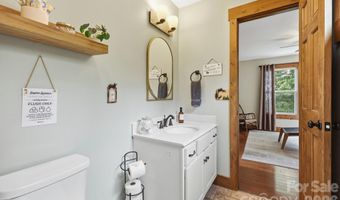 946 140 83 Honeysuckle Rdg, Almond, NC 28702