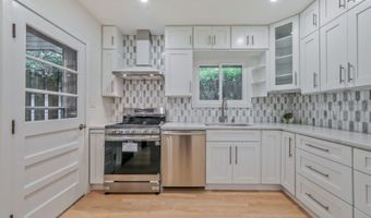 21 E Central Ave, Bergenfield, NJ 07621