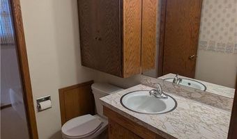 1608 Plainview Ln, Albert Lea, MN 56007