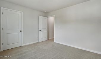 1049 Misty Creek Dr, Aberdeen, NC 28315